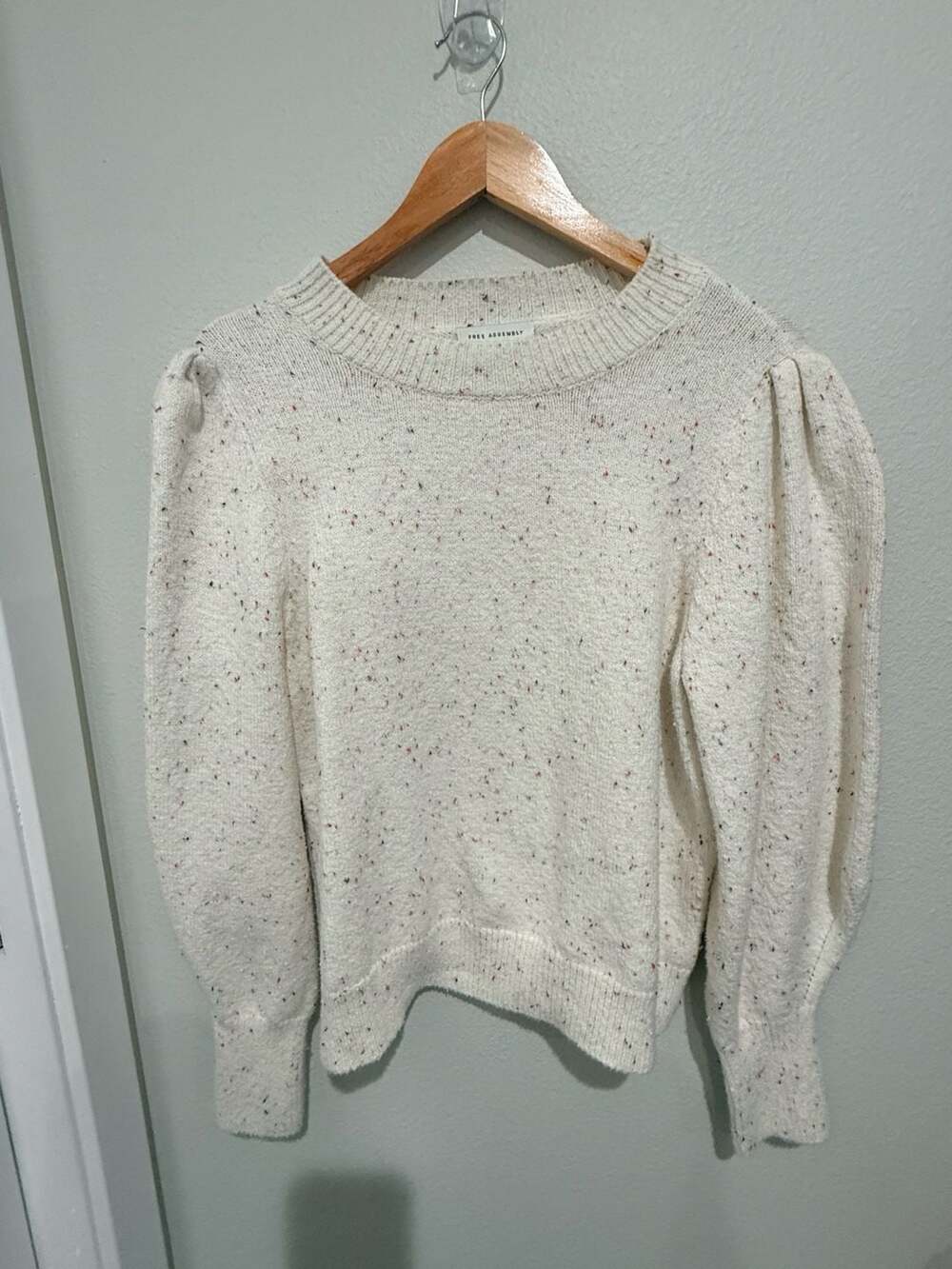 Free Assembly Women's Cream Speckled Confetti Puff Crew Neck Sweater XL